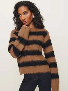 Reformation Jude Brushed Alpaca Crew Sweater. Size XS, never worn!